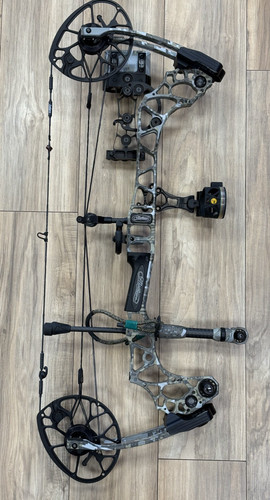 Mathews triax compound bow - mathews,