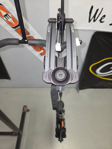 Mathews arc compound bow - 30,
